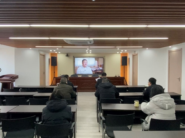 武汉工业公司组织观看 警示教育片《永远吹冲锋号》